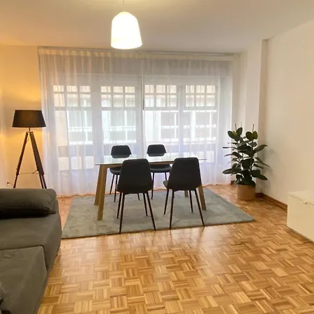 Centro P7 By Urent Apartmán